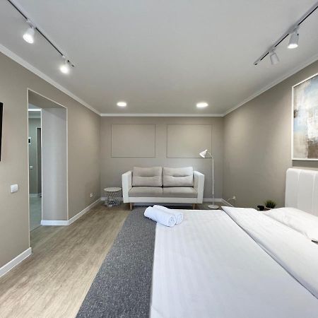 Luxury Apartments Pavlodar Eksteriør billede
