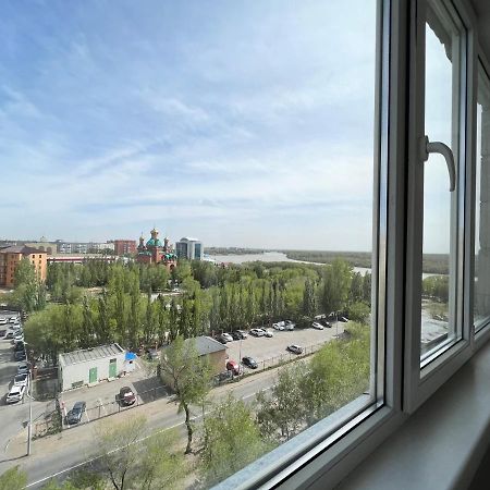 Luxury Apartments Pavlodar Eksteriør billede