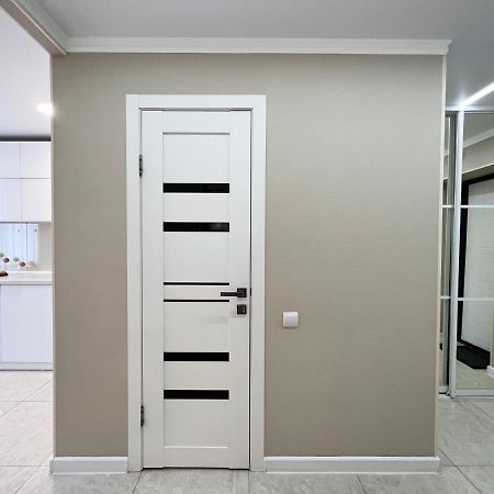 Luxury Apartments Pavlodar Eksteriør billede