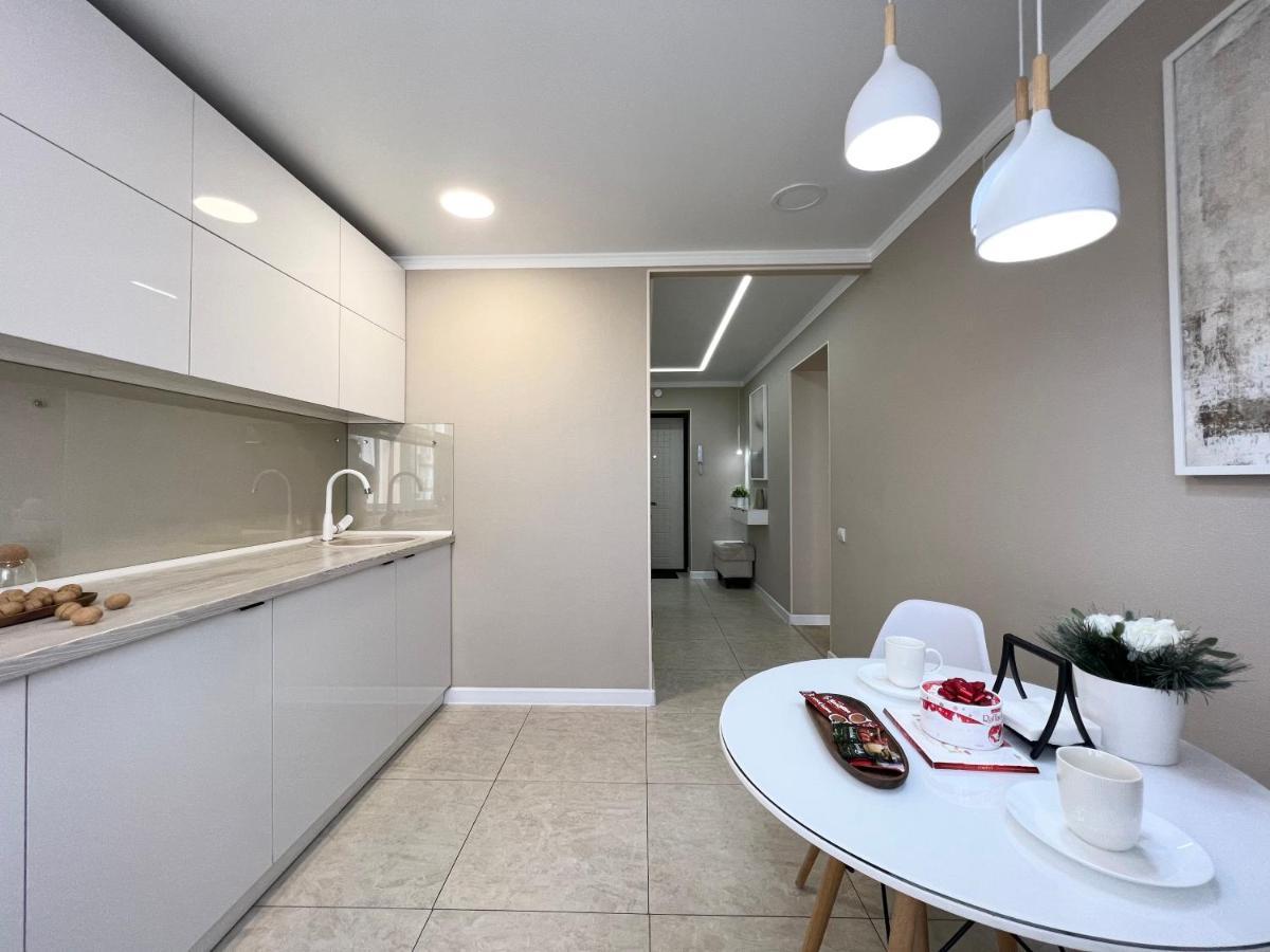 Luxury Apartments Pavlodar Eksteriør billede