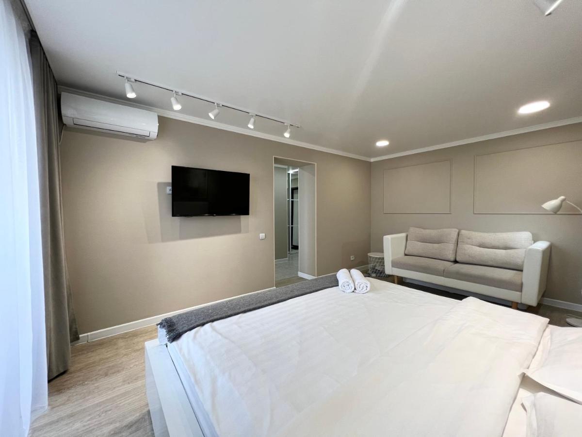 Luxury Apartments Pavlodar Eksteriør billede